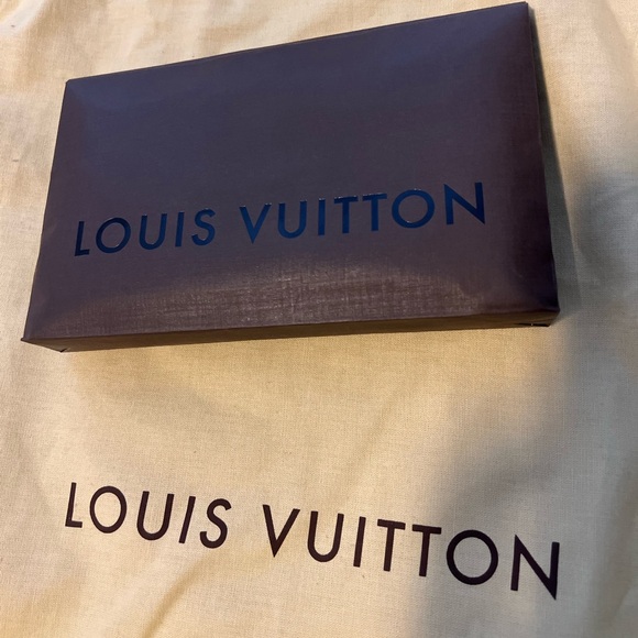 Louis Vuitton Wallet! - Picture 7 of 9